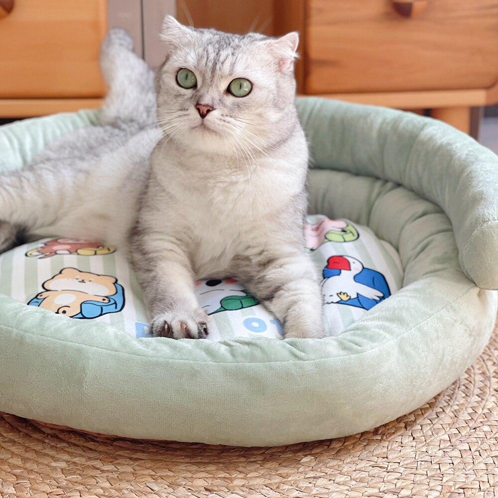 Cozy and Warm Pet Cat Bed - Soft Fleece Nest for Cats and Small Dogs - toys4pets.shop